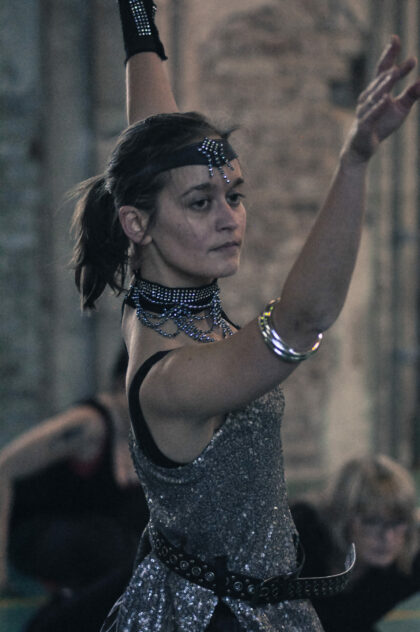 Danseurs en répétition pour le spectacle "L'ile du Paon Flamboyant" au Zénith d'Amiens, avril 2015, produit par l'association Entre-Nous