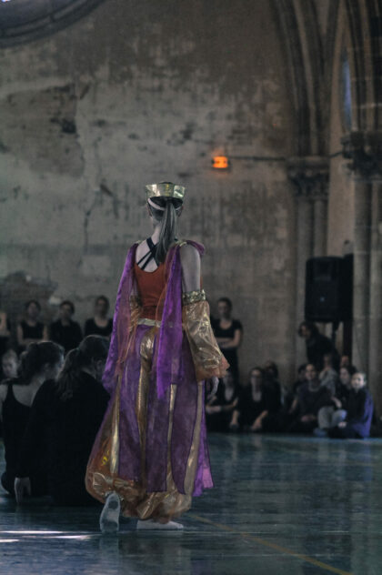 Danseurs en répétition pour le spectacle "L'ile du Paon Flamboyant" au Zénith d'Amiens, avril 2015, produit par l'association Entre-Nous