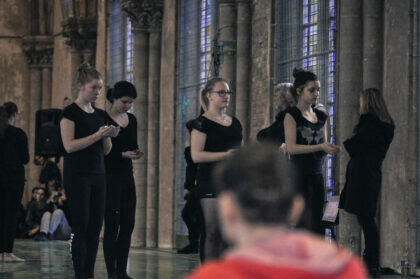 Danseurs en répétition pour le spectacle "L'ile du Paon Flamboyant" au Zénith d'Amiens, avril 2015, produit par l'association Entre-Nous