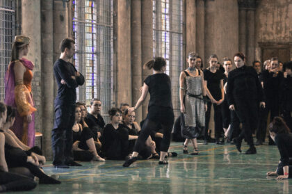 Danseurs en répétition pour le spectacle "L'ile du Paon Flamboyant" au Zénith d'Amiens, avril 2015, produit par l'association Entre-Nous