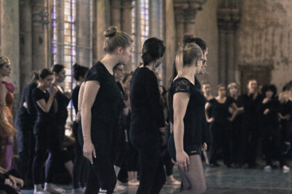 Danseurs en répétition pour le spectacle "L'ile du Paon Flamboyant" au Zénith d'Amiens, avril 2015, produit par l'association Entre-Nous