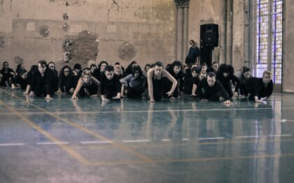 Danseurs en répétition pour le spectacle "L'ile du Paon Flamboyant" au Zénith d'Amiens, avril 2015, produit par l'association Entre-Nous