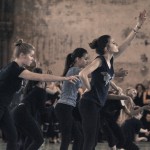 Danseurs en répétition pour le spectacle "L'ile du Paon Flamboyant" au Zénith d'Amiens, avril 2015, produit par l'association Entre-Nous