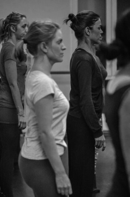 Danseurs en répétition pour le spectacle "L'ile du Paon Flamboyant" au Zénith d'Amiens, avril 2015, produit par l'association Entre-Nous