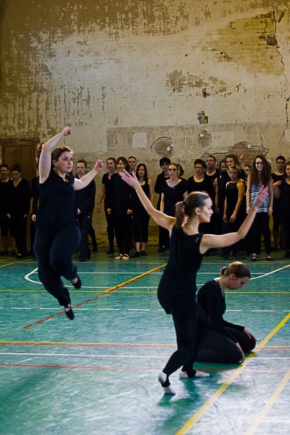 Danseurs en répétition pour le spectacle "L'ile du Paon Flamboyant" au Zénith d'Amiens, avril 2015, produit par l'association Entre-Nous