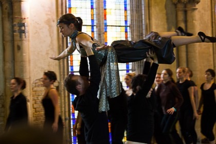 Danseurs en répétition pour le spectacle "L'ile du Paon Flamboyant" au Zénith d'Amiens, avril 2015, produit par l'association Entre-Nous
