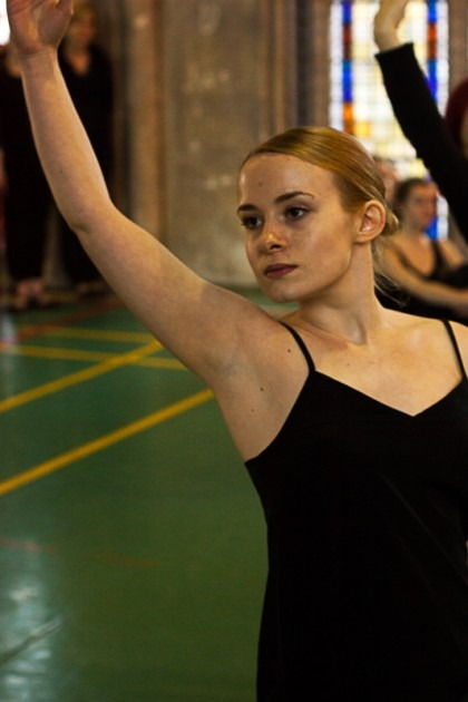 Danseurs en répétition pour le spectacle "L'ile du Paon Flamboyant" au Zénith d'Amiens, avril 2015, produit par l'association Entre-Nous