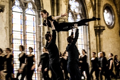 Danseurs en répétition pour le spectacle "L'ile du Paon Flamboyant" au Zénith d'Amiens, avril 2015, produit par l'association Entre-Nous