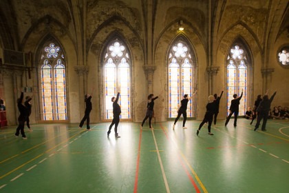 Danseurs en répétition pour le spectacle "L'ile du Paon Flamboyant" au Zénith d'Amiens, avril 2015, produit par l'association Entre-Nous