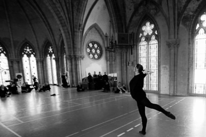 Danseurs en répétition pour le spectacle "L'ile du Paon Flamboyant" au Zénith d'Amiens, avril 2015, produit par l'association Entre-Nous