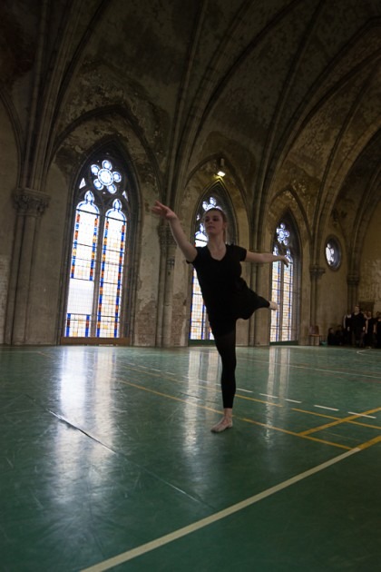 Danseurs en répétition pour le spectacle "L'ile du Paon Flamboyant" au Zénith d'Amiens, avril 2015, produit par l'association Entre-Nous