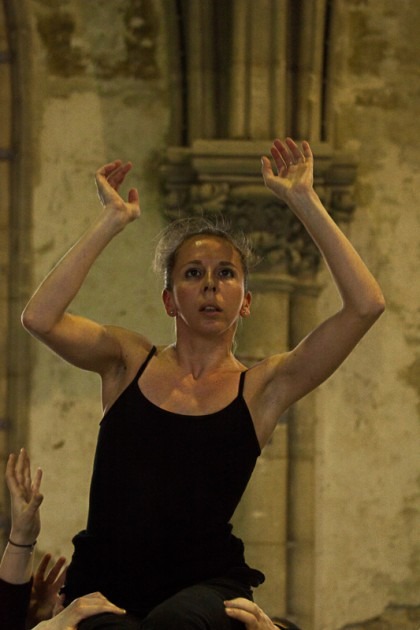 Danseurs en répétition pour le spectacle "L'ile du Paon Flamboyant" au Zénith d'Amiens, avril 2015, produit par l'association Entre-Nous