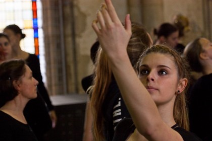 Danseurs en répétition pour le spectacle "L'ile du Paon Flamboyant" au Zénith d'Amiens, avril 2015, produit par l'association Entre-Nous
