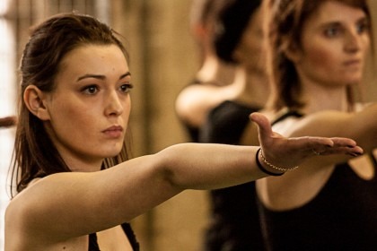 Danseurs en répétition pour le spectacle "L'ile du Paon Flamboyant" au Zénith d'Amiens, avril 2015, produit par l'association Entre-Nous