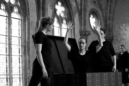 Danseurs en répétition pour le spectacle "L'ile du Paon Flamboyant" au Zénith d'Amiens, avril 2015, produit par l'association Entre-Nous