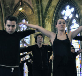 Danseurs en répétition pour le spectacle "L'ile du Paon Flamboyant" au Zénith d'Amiens, avril 2015, produit par l'association Entre-Nous