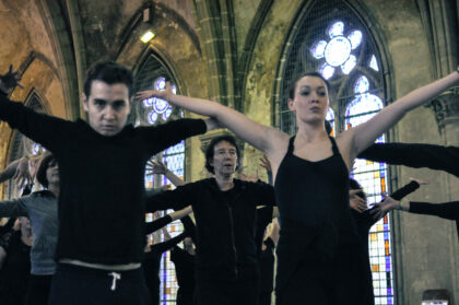 Danseurs en répétition pour le spectacle "L'ile du Paon Flamboyant" au Zénith d'Amiens, avril 2015, produit par l'association Entre-Nous