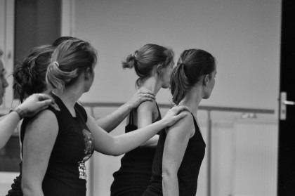 Danseurs en répétition pour le spectacle "L'ile du Paon Flamboyant" au Zénith d'Amiens, avril 2015, produit par l'association Entre-Nous