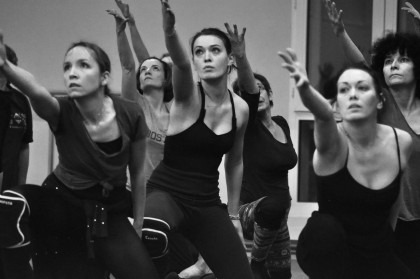 Danseurs en répétition pour le spectacle "L'ile du Paon Flamboyant" au Zénith d'Amiens, avril 2015, produit par l'association Entre-Nous