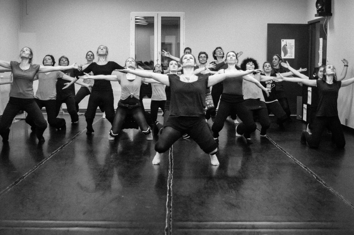 Danseurs en répétition pour le spectacle "L'ile du Paon Flamboyant" au Zénith d'Amiens, avril 2015, produit par l'association Entre-Nous