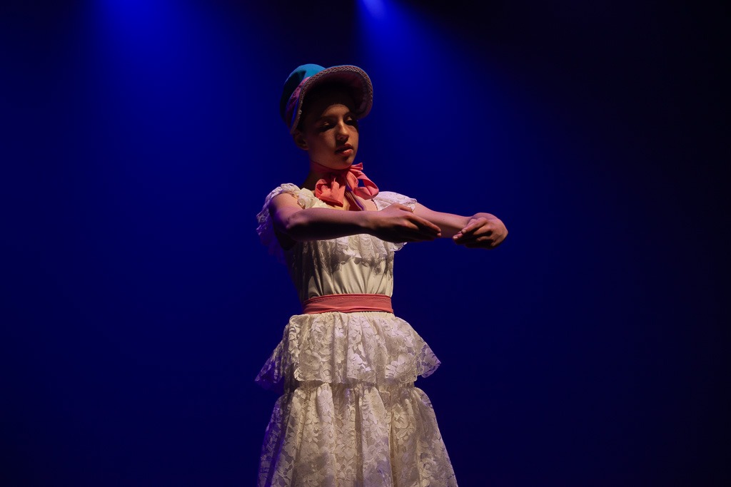 Extrait du spectacle de Danse "La Poupée de Chiffon" produit par l'association Entre-Nous au Zénith d'Amiens
