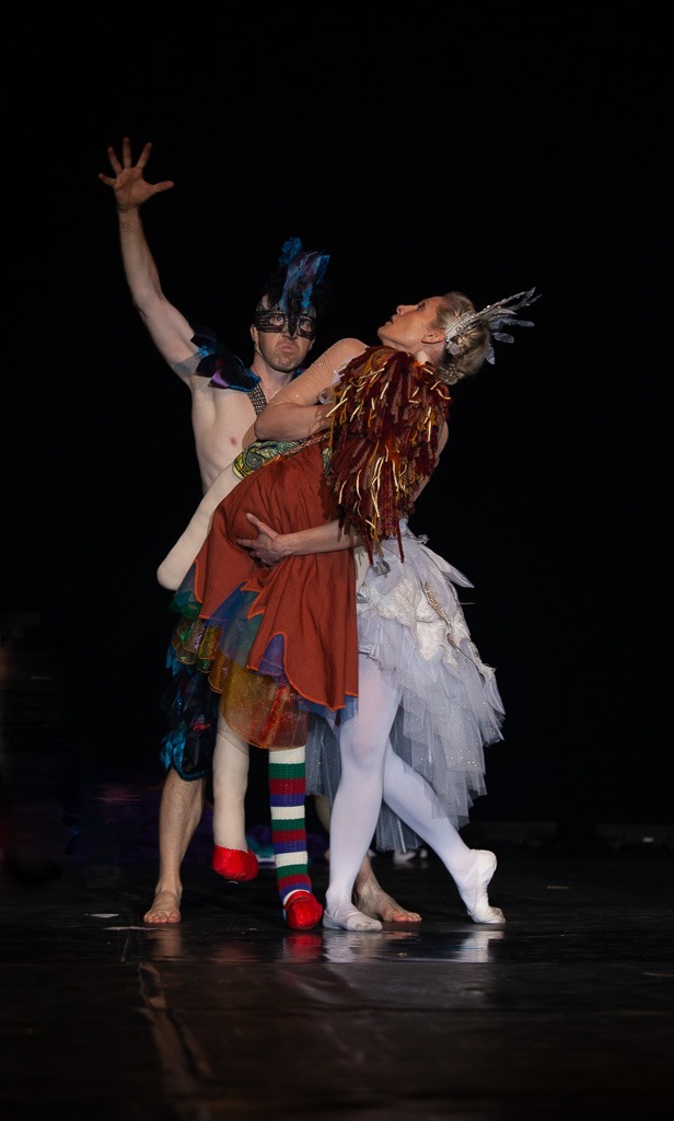 Extrait du spectacle de Danse "La Poupée de Chiffon" produit par l'association Entre-Nous au Zénith d'Amiens