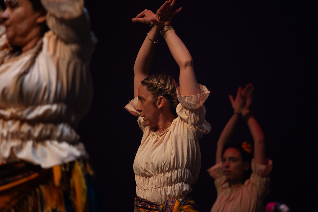 Extrait du spectacle de Danse "La Poupée de Chiffon" produit par l'association Entre-Nous au Zénith d'Amiens