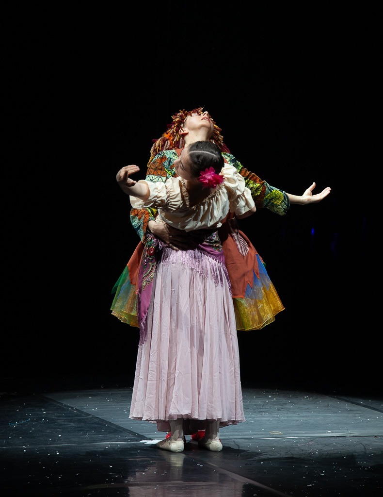 Extrait du spectacle de Danse "La Poupée de Chiffon" produit par l'association Entre-Nous au Zénith d'Amiens