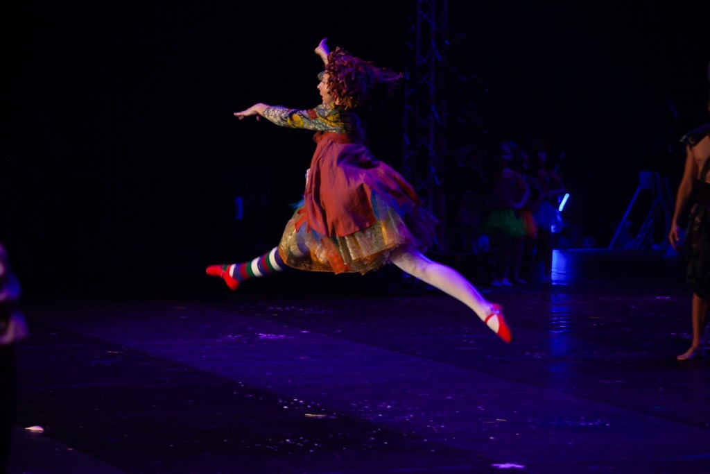 Extrait du spectacle de Danse "La Poupée de Chiffon" produit par l'association Entre-Nous au Zénith d'Amiens