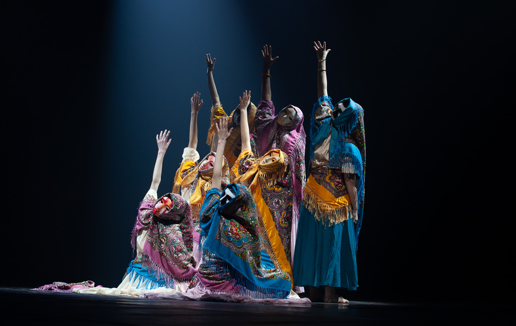 Extrait du spectacle de Danse "La Poupée de Chiffon" produit par l'association Entre-Nous au Zénith d'Amiens
