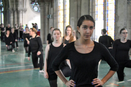 Danseurs en répétition pour le spectacle "L'ile du Paon Flamboyant" au Zénith d'Amiens, avril 2015, produit par l'association Entre-Nous