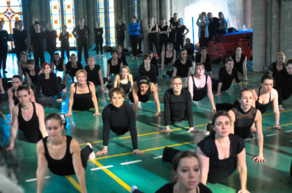 Danseurs en répétition pour le spectacle "L'ile du Paon Flamboyant" au Zénith d'Amiens, avril 2015, produit par l'association Entre-Nous